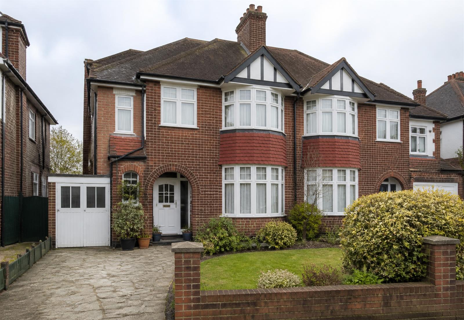 Four bedroom 1930s semi-detached house in Ilford, East London